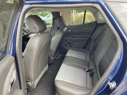 Used 2024 Chevrolet Trax LT w/ Driver Confidence Package FWD image 47