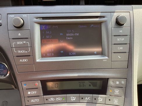 Used 2012 Toyota Prius Two image 3