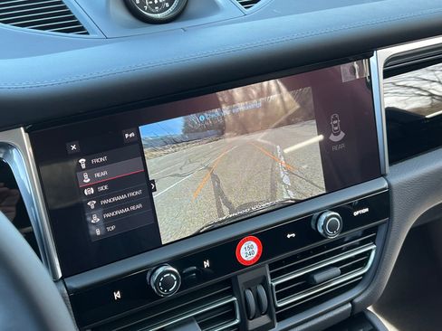 New 2026 Porsche Macan image 28