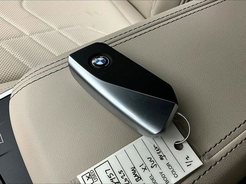 Used 2025 BMW X1 xDrive28i image 13