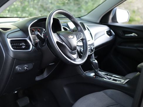 Used 2018 Chevrolet Equinox LT w/ Sun & Infotainment Package FWD image 9