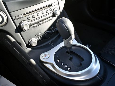 Used 2019 Nissan 370Z Touring image 33