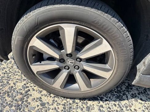 Used 2024 Honda Pilot Touring image 13