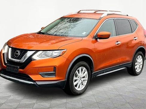 Used 2020 Nissan Rogue SV image 3