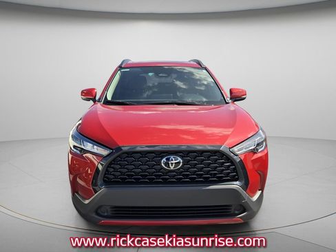 Used 2024 Toyota Corolla Cross LE w/ Moonroof Package image 3