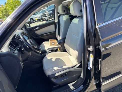 Used 2018 Volkswagen Tiguan SEL AWD/4WD image 13