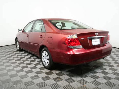 Used 2005 Toyota Camry LE FWD image 24
