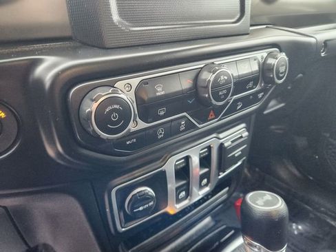 Used 2020 Jeep Wrangler Sport image 13