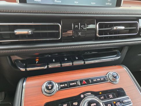 Used 2024 Lincoln Aviator Reserve AWD/4WD image 51