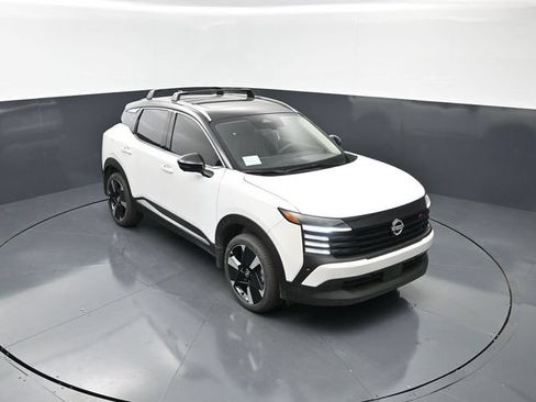 New 2026 Nissan Kicks SR w/ SR Premium Package FWD image 19