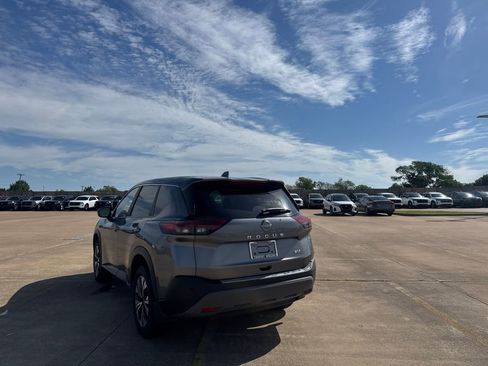 Certified 2023 Nissan Rogue SV FWD image 17