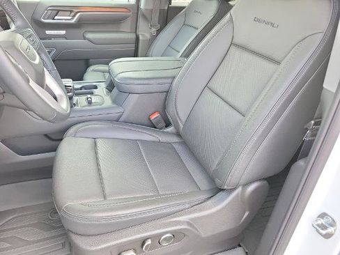 Used 2025 GMC Sierra 1500 Denali w/ Denali Reserve Package AWD/4WD image 13