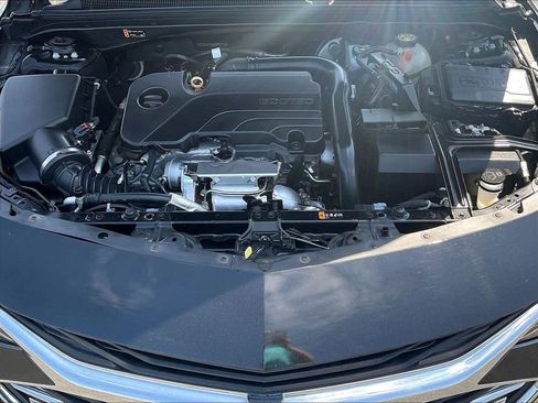 Used 2020 Chevrolet Malibu LT FWD image 28