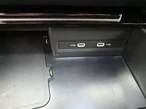 Used 2025 Volkswagen Atlas SE AWD/4WD image 27
