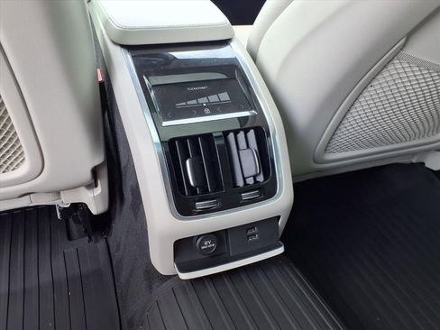 Used 2018 Volvo S90 T5 Momentum w/ Convenience Package image 16