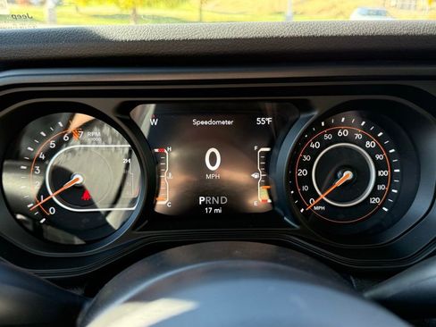 New 2025 Jeep Gladiator Sport image 18