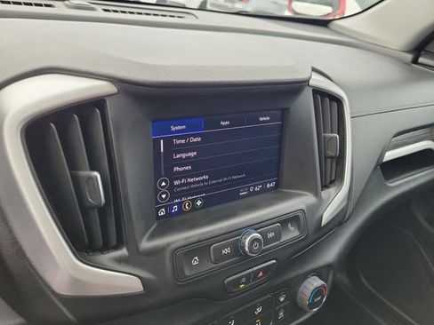 Used 2024 GMC Terrain SLE image 20