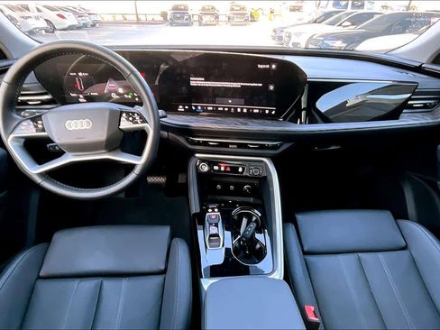 Used 2025 Audi Q5 Premium Plus w/ Premium Plus image 15