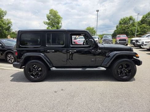 Used 2020 Jeep Wrangler Unlimited Sahara AWD/4WD image 4