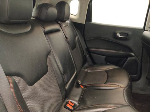 Used 2020 Jeep Compass Trailhawk image 19