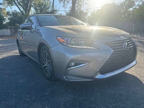 Used 2016 Lexus ES 350 w/ Premium Package w/Wood Trim FWD image 5
