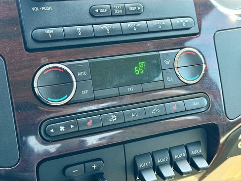 Used 2009 Ford F250 Lariat AWD/4WD image 23