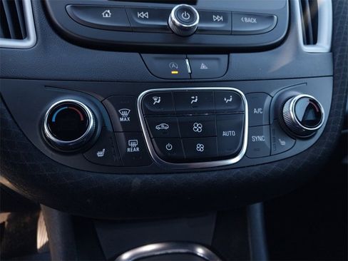 Used 2024 Chevrolet Malibu LT image 17