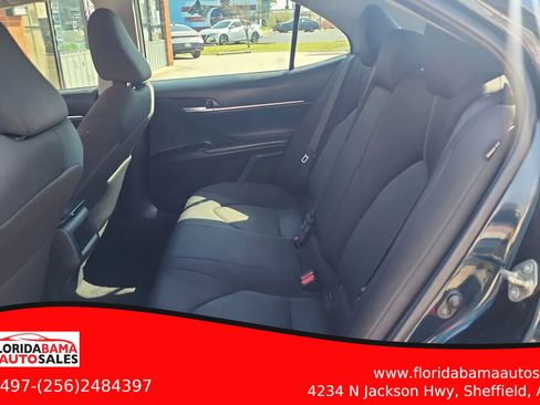 Used 2019 Toyota Camry LE image 13