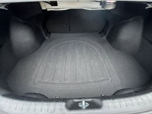 Used 2025 Hyundai Elantra Limited image 35