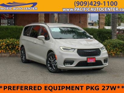 Used 2021 Chrysler Pacifica Touring w/ S Appearance Package