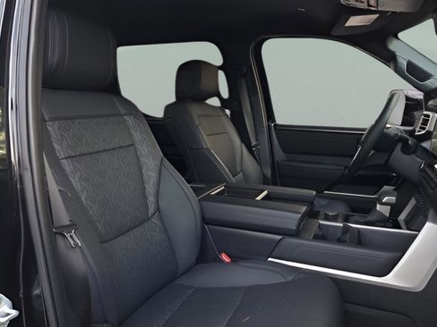 Certified 2025 Toyota Tundra Limited AWD/4WD image 19