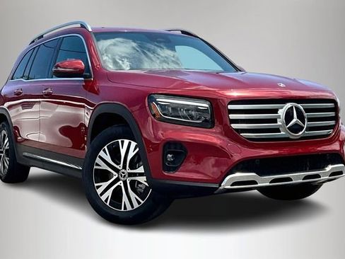 New 2025 Mercedes-Benz GLB 250 4MATIC image 1
