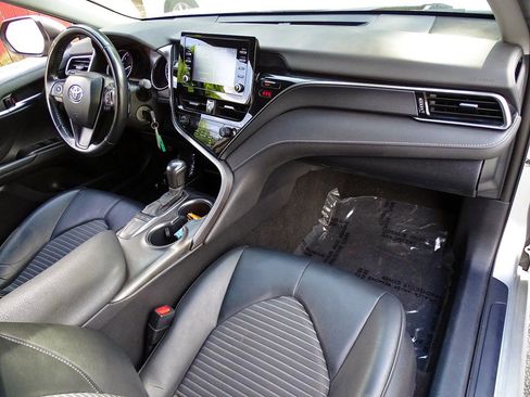 Used 2023 Toyota Camry SE FWD image 32