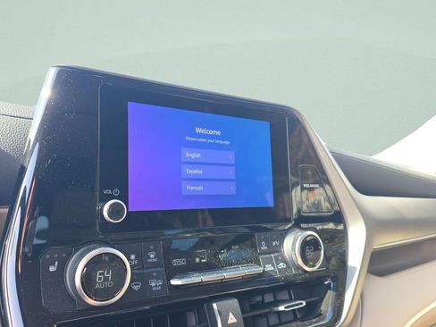 Used 2023 Toyota Highlander XLE image 22