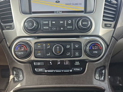 Used 2019 Chevrolet Tahoe Premier AWD/4WD image 21