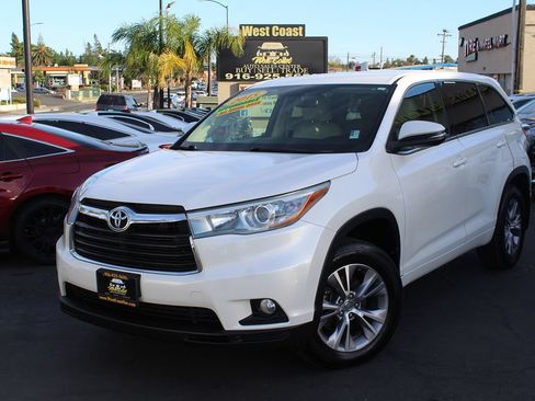 Used 2015 Toyota Highlander Plus AWD/4WD image 44
