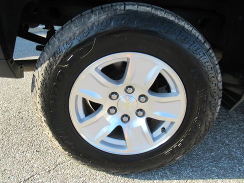 Used 2019 Chevrolet Silverado 1500 LT RWD image 8