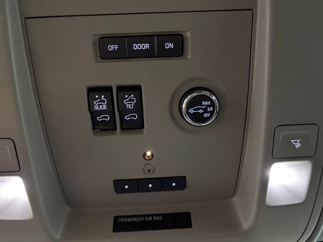 Used 2015 Chevrolet Suburban LT AWD/4WD image 33