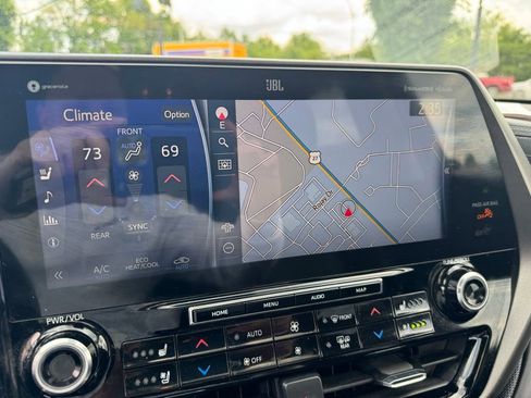 Used 2021 Toyota Highlander Limited AWD/4WD image 26