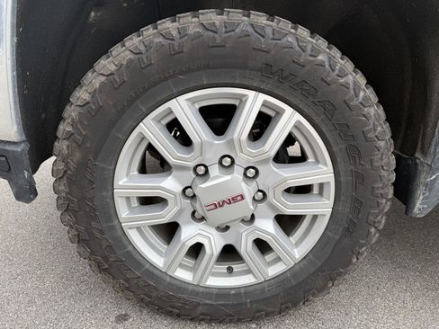 Used 2021 GMC Sierra 2500 SLT w/ SLT Premium Package AWD/4WD image 15