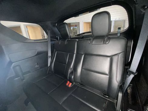 Used 2020 Ford Explorer XLT w/ Equipment Group 202A AWD/4WD image 25