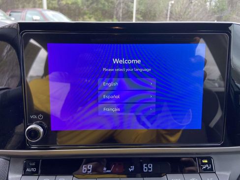 Used 2025 Toyota Camry SE image 21