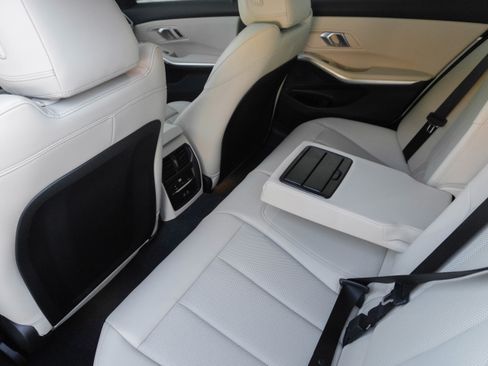 Certified 2024 BMW 330i Sedan w/ Premium Package image 32