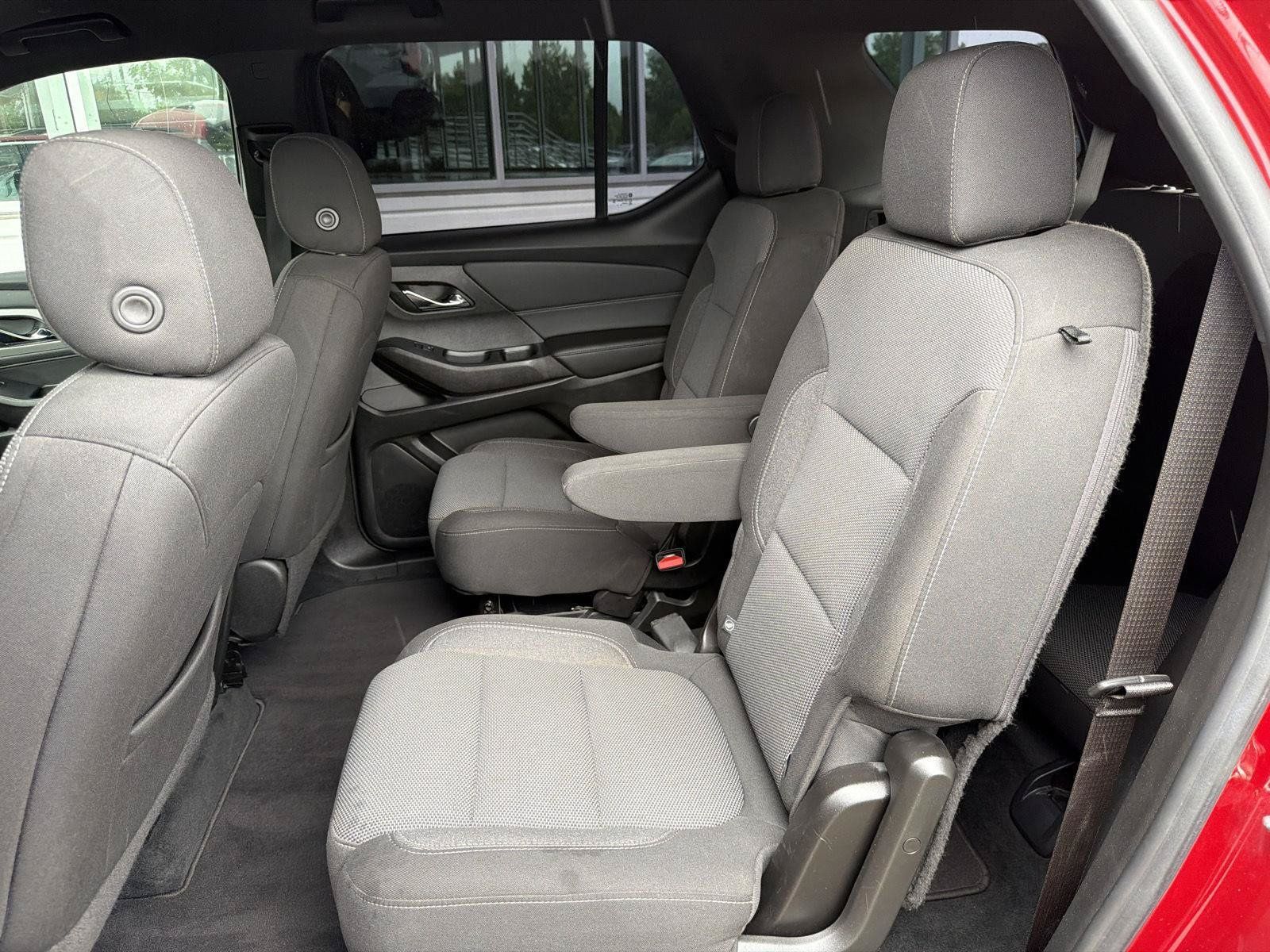 Used 2022 Chevrolet Traverse LT AWD/4WD image 36