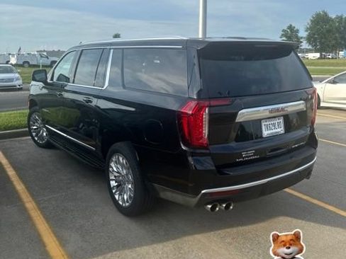 Used 2024 GMC Yukon XL Denali AWD/4WD image 4
