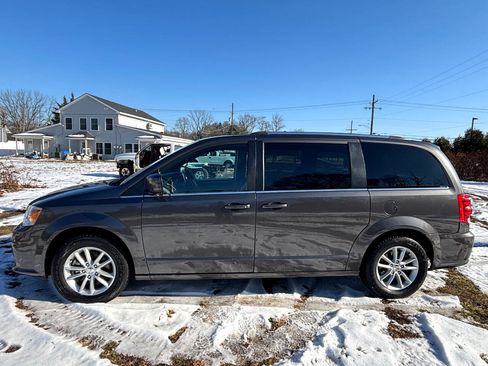 Used 2020 Dodge Grand Caravan SXT image 8