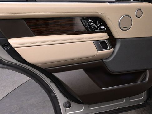 Used 2019 Land Rover Range Rover Long Wheelbase Autobiography image 17