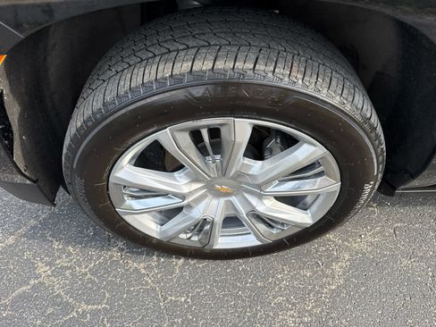 Used 2023 Chevrolet Tahoe High Country AWD/4WD image 2