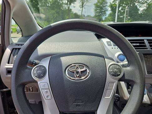 Used 2012 Toyota Prius V Five FWD image 21
