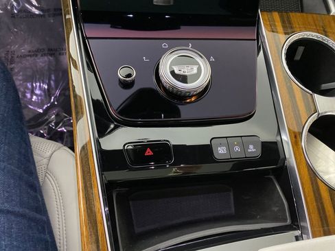 Used 2025 Cadillac Escalade ESV Sport Platinum w/ LPO, ONYX Package image 26